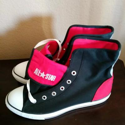 Converse Shoes | Converse Women's Sneakers Black Red 6 Us | Color: Black/Red | Size: 6 Us 38.5 Eur