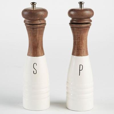 Salt and Pepper Mills Brown Set of Two, Set of Two, Brown