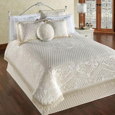 Madeira Coverlet, Full / Double, Ecru