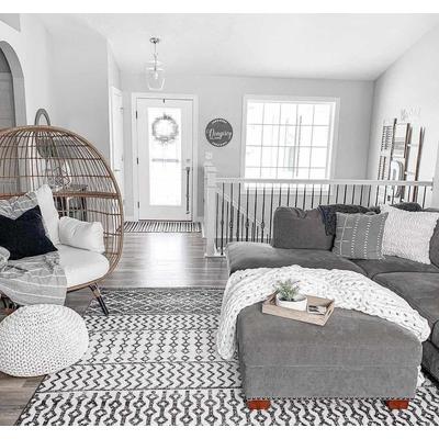 Constantinople 6'7" x 9' Bohemian/ Black/Light Gray/White/Gray Area Rug - Hauteloom