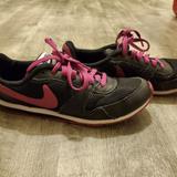 Nike Shoes | Nike Casual Sneakers | Color: Black/Purple | Size: 8