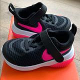 Nike Shoes | Euc Black And Hot Pink Nike Size 4c | Color: Black/Pink | Size: 4bb