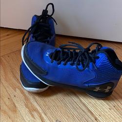 Under Armour Shoes | Bball Shoes | Color: Black/Blue | Size: 6bb