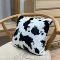 Juste de coussin en peluche de vache longue noire et blanche taie d'oreiller en polyester