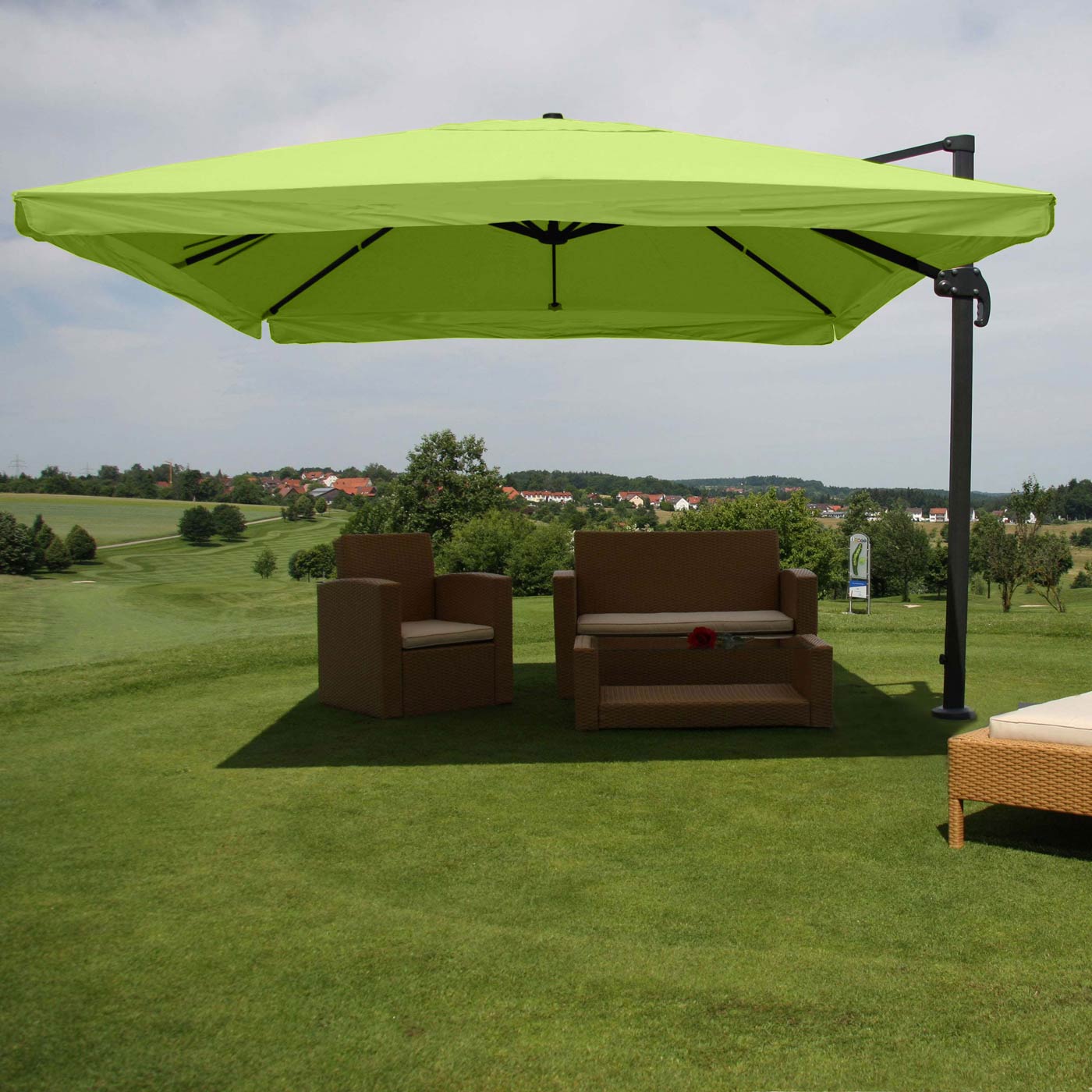Gastronomie-Ampelschirm HWC-A96, Sonnenschirm, 3x3m (Ø4,24m) Polyester/Alu 23kg ~ Flap, grün ohne Ständer, drehbar Image