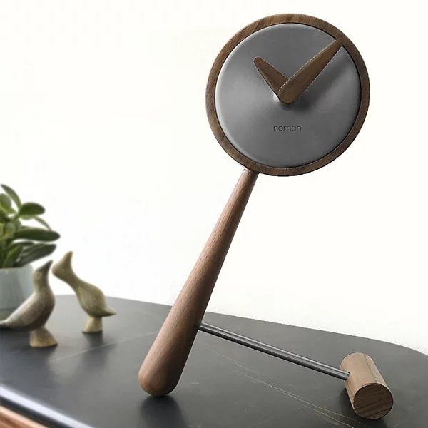 Nomon Mini Puntero Table Clock