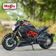 Maisto-Modèle réduit de moto DucSauDiavel couleur rouge carbone échelle 1/55e véhicule à