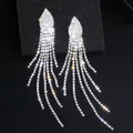 Boucles d'oreilles longues en cristal pour femmes élégantes couleur argent pendantes de mariage