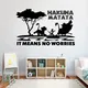 Autocollant mural de dessin animé Lion Hakuna Matata autocollant mural en vinyle citation arbre