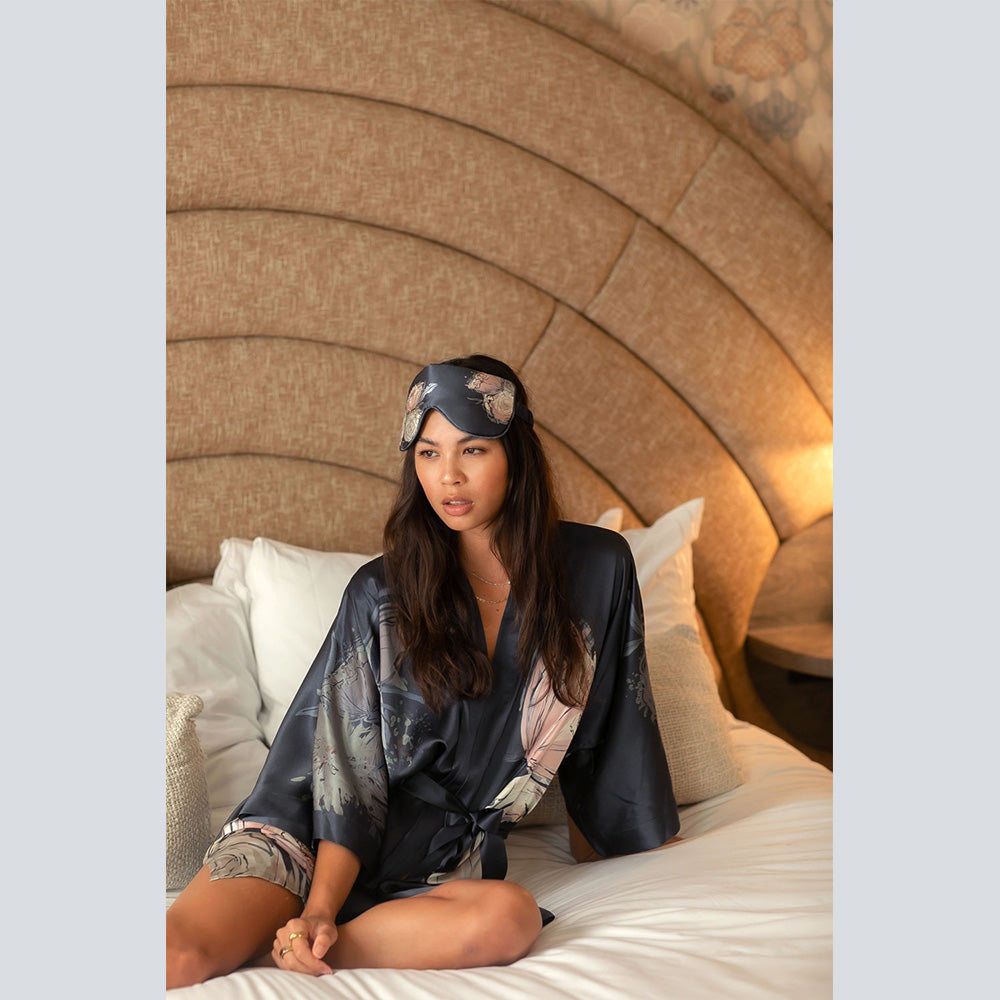 KIM+ONO Kimono Robe | Washable Silk Jia Short Kimono Robe | Washable Silk | Black | Short