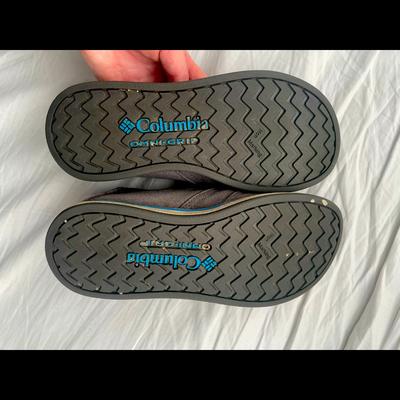 Columbia Shoes | **Euc**Columbia Omni Grip Size 2 Gray Slipon Boys Shoes Youth Kids | Color: Gray | Size: 2b