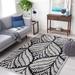 SAFAVIEH Handmade Capri Ilianka Wool Rug