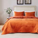 Riviera Velvet Quilt And Pillow Sham Set by Greenland Home Fashions in Spice (Size 3PC KING/CK)