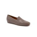 Women's Vista Casual Flat by SoftWalk in Taupe (Size 11 M)