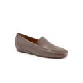 Wide Width Women's Vista Casual Flat by SoftWalk in Taupe (Size 7 W)