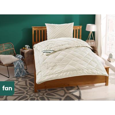 Naturhaarbettdecke FAN "Gobi, Bettdecken für Sommer und Winter, Decke", beige (natur), B:135cm L:200cm, Bezug: 100% Baumwolle. Füllung: 97% Kamelhaar, 3% sonstige Fasern, Bettdecken, Klimatisierende Kamelhaar-Füllung - Made in Germany Image