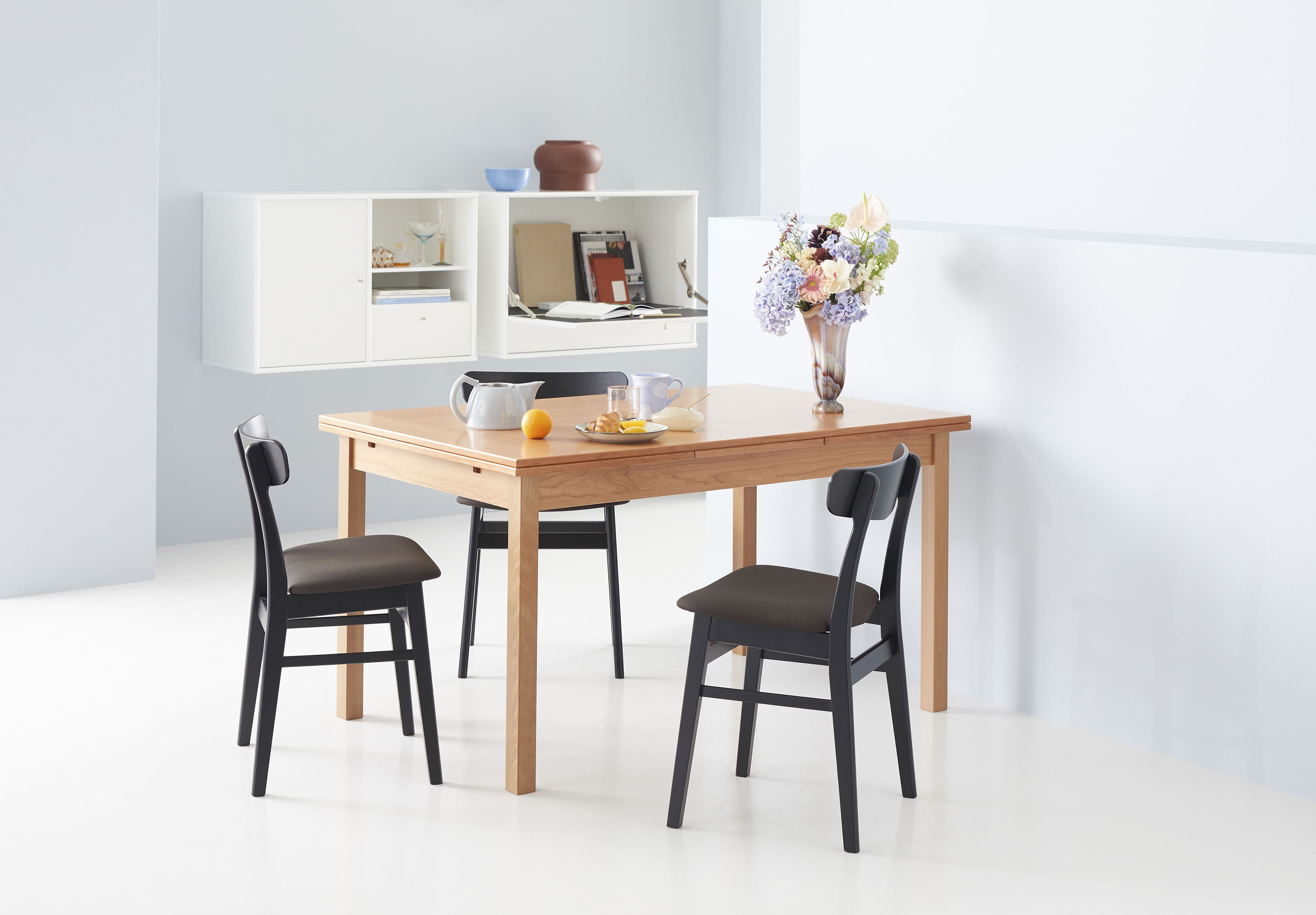 Esstisch HAMMEL FURNITURE "Basic Dinex, ausziehbar, mit Einlegeplatten - Furnier/Massivholz", rot (kirsche), B:140cm H:76cm T:90cm, Tischplatte: Furnier gebeizt und lackiert;Gestell: Massivholz, Tische, Esstisch, Furnier / Massivholz, in zwei...