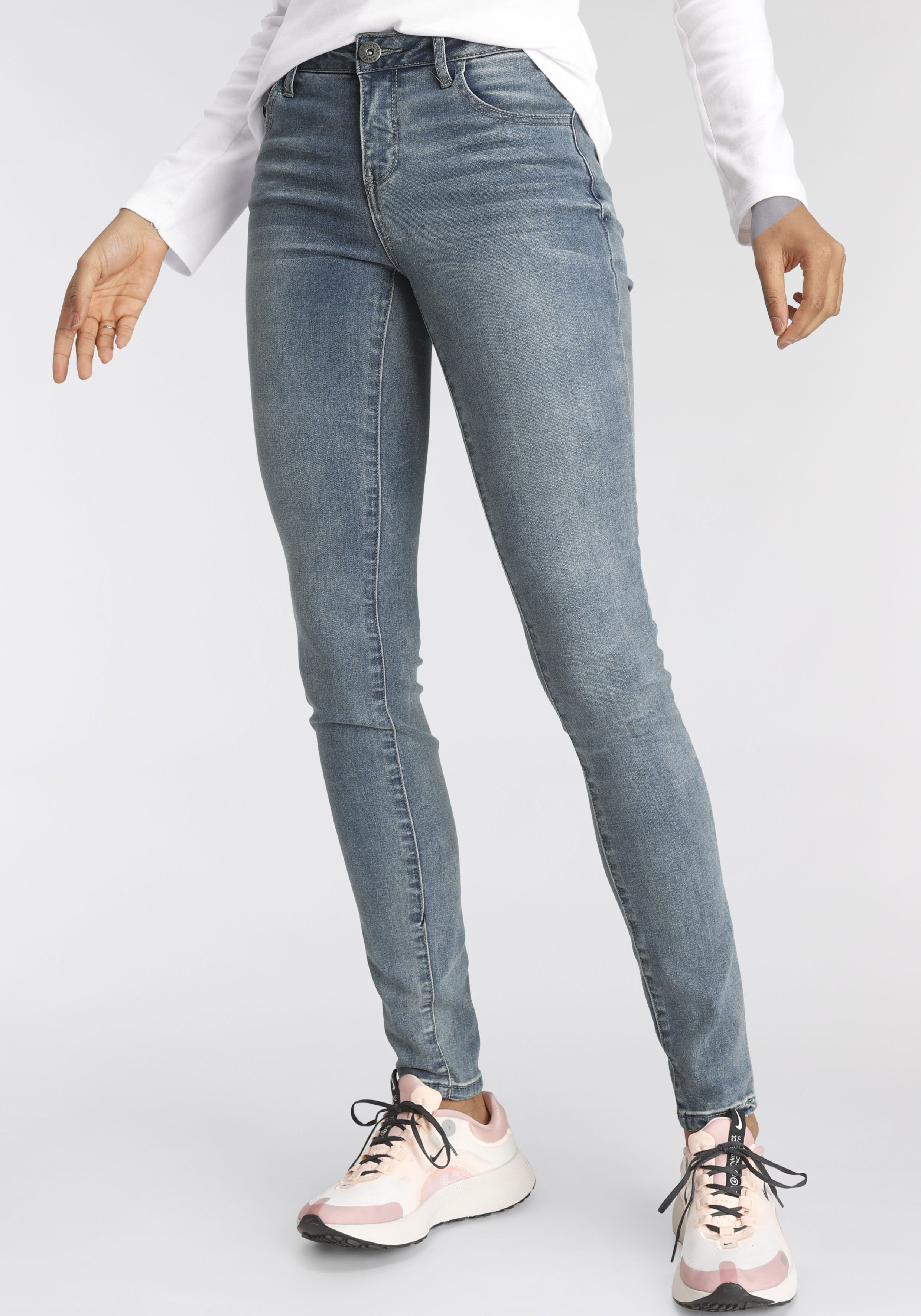 Skinny-fit-Jeans ARIZONA "Ultra-Stretch", Damen, Gr. 21, K + L Gr, blau (blau us), Denim/Jeans, Obermaterial: 74% Baumwolle, 24% Polyester, 2% Elasthan, Basic, extraeng lang, Jeans, extra-enger Beinverlauf, normale Leibhöhe, mit Eingrifftaschen,...