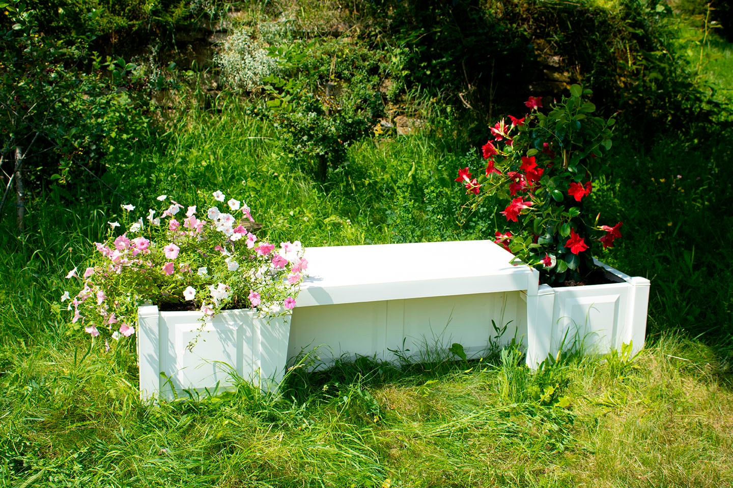 Gartenbank KHW "Berlin", weiß, B:174cm H:47cm T:49cm, Kunststoff, Sitzbänke, mit zwei Pflanzkästen, weiß Image