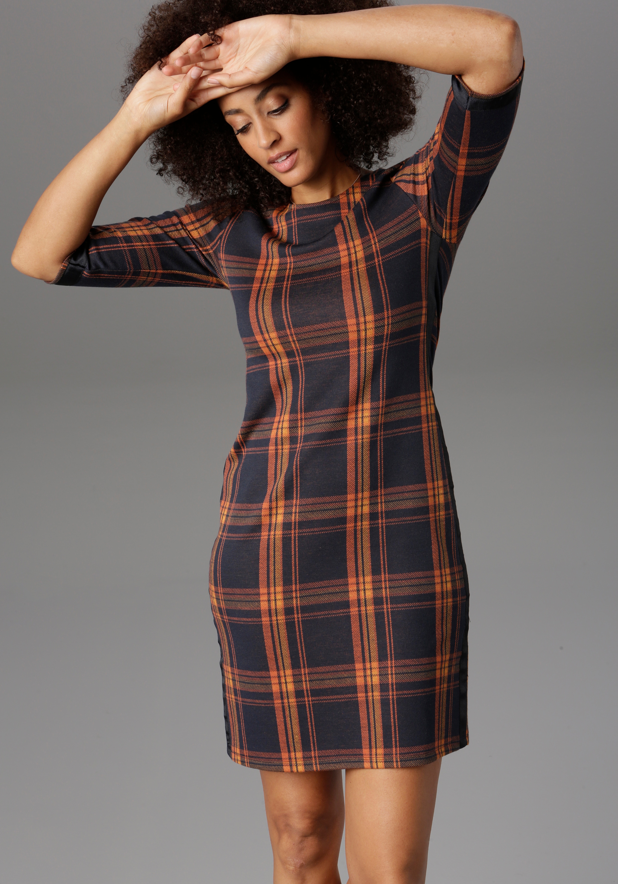 Karokleid ANISTON SELECTED, Damen, Gr. 34, N-Gr, orange (marine, orange, kariert), Jersey, Obermaterial: 66% Polyester, 32% Viskose, 2% Elasthan, kariert, figurbetont kniefrei, Rundhals, Kleider Etuikleid, mit Galonstreifen