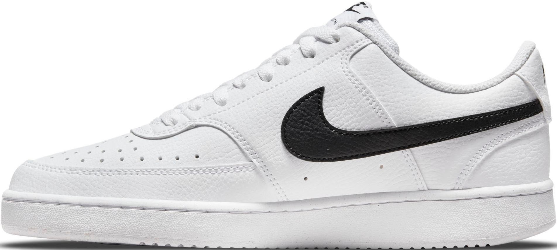 Sneaker NIKE SPORTSWEAR "Court Vision Low Next Nature", Gr. 38,5, schwarz-weiß (weiß, schwarz, weiß), Synthetik, Schuhe Skaterschuh Sneaker low, Design auf den Spuren des Air Force 1