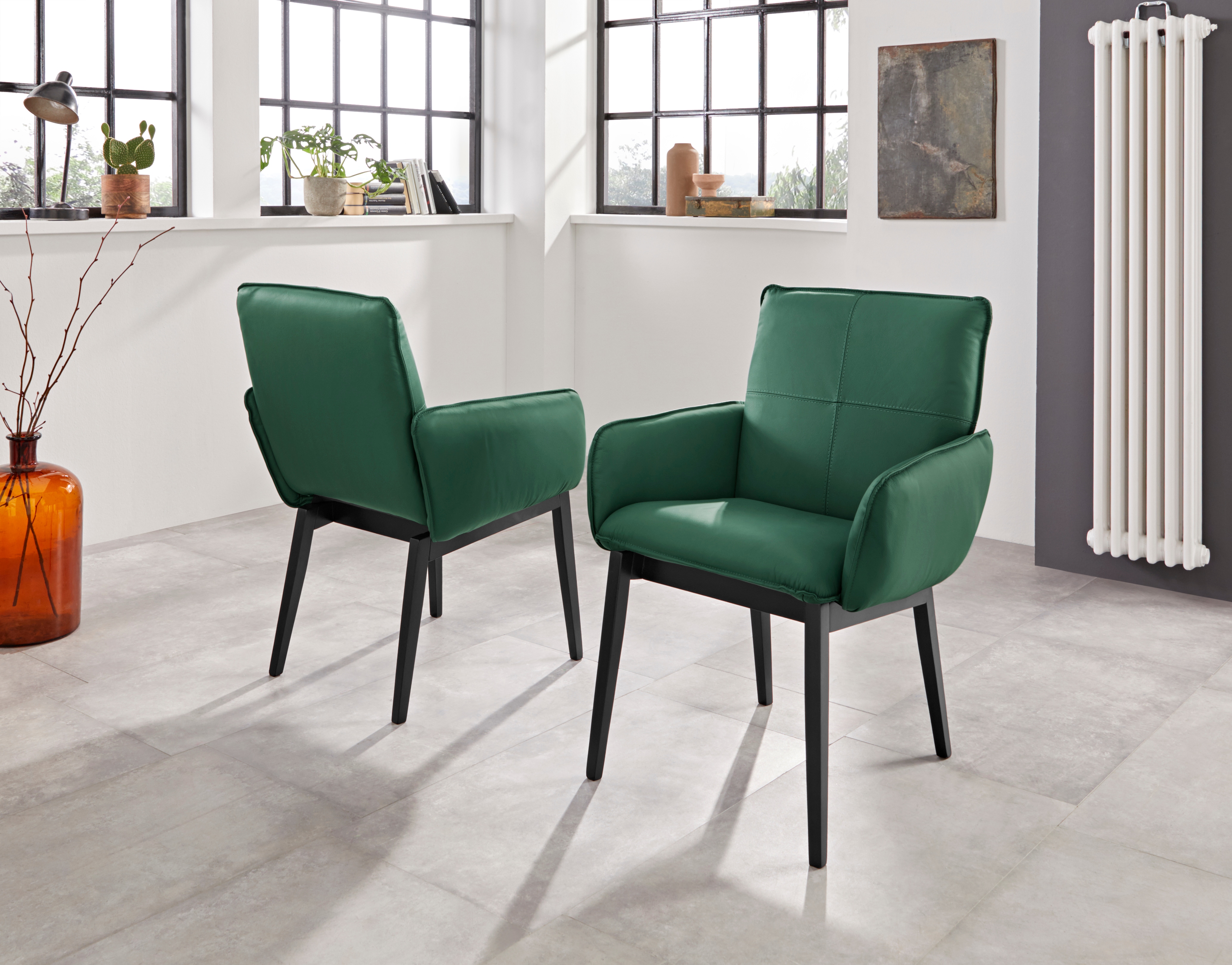 Armlehnstuhl HOME AFFAIRE "Model 6", grün (forest, schwarz), B:68cm H:90cm T:66cm, Stühle, Armlehnstuhl, Bezug in Microfaser oder Leder, Gestell ist Buche in schwarz lackiert