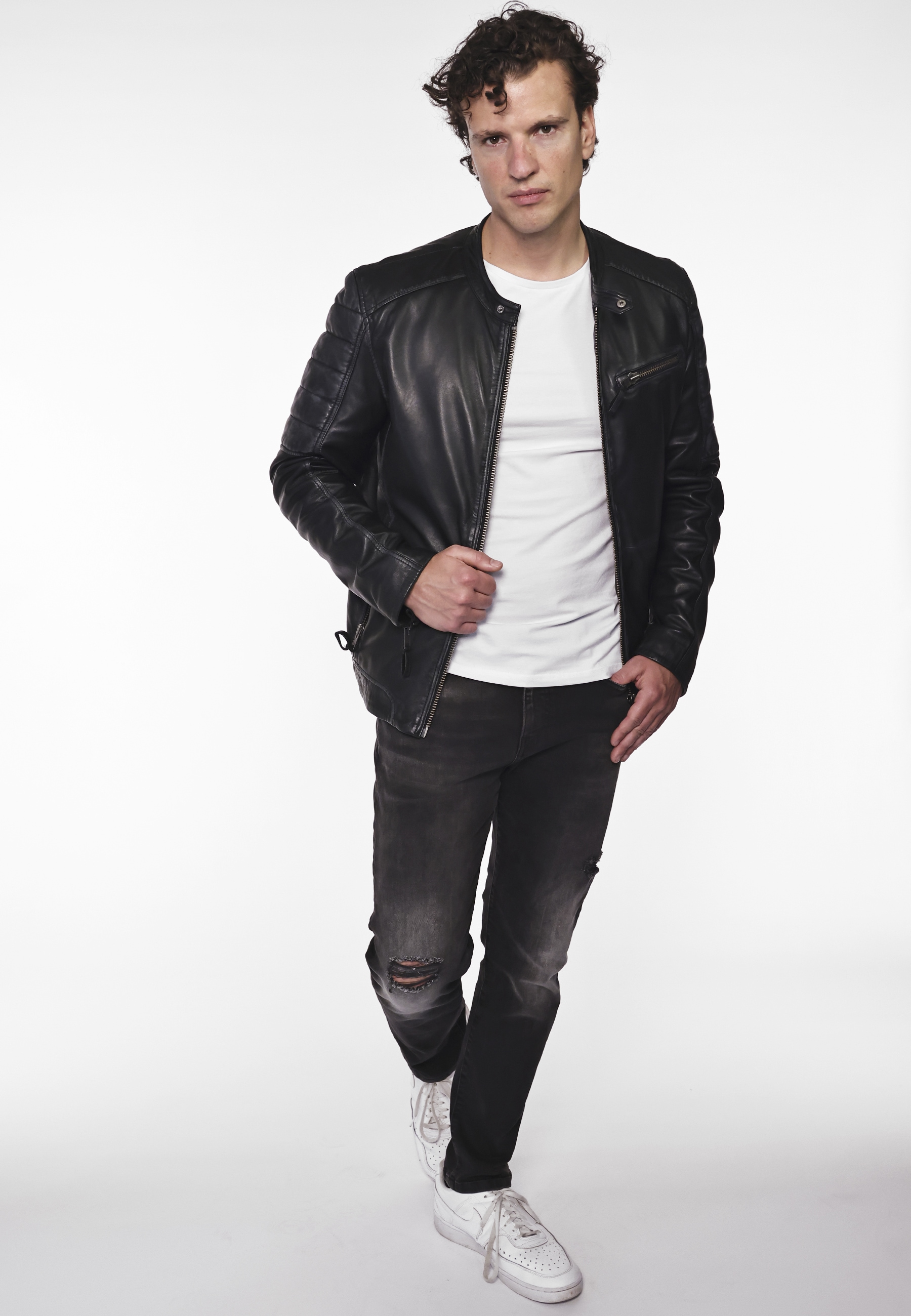 Lederjacke MUSTANG "31020248", Herren, Gr. M, grau (vintage grau), Obermaterial: 100% Lammleder; Innenfutter: 55% Polyester, 45% Baumwolle; Padding: 100% Polyester; Ärmelfutter: 100% Polyester, ohne Bündchen, Jacken