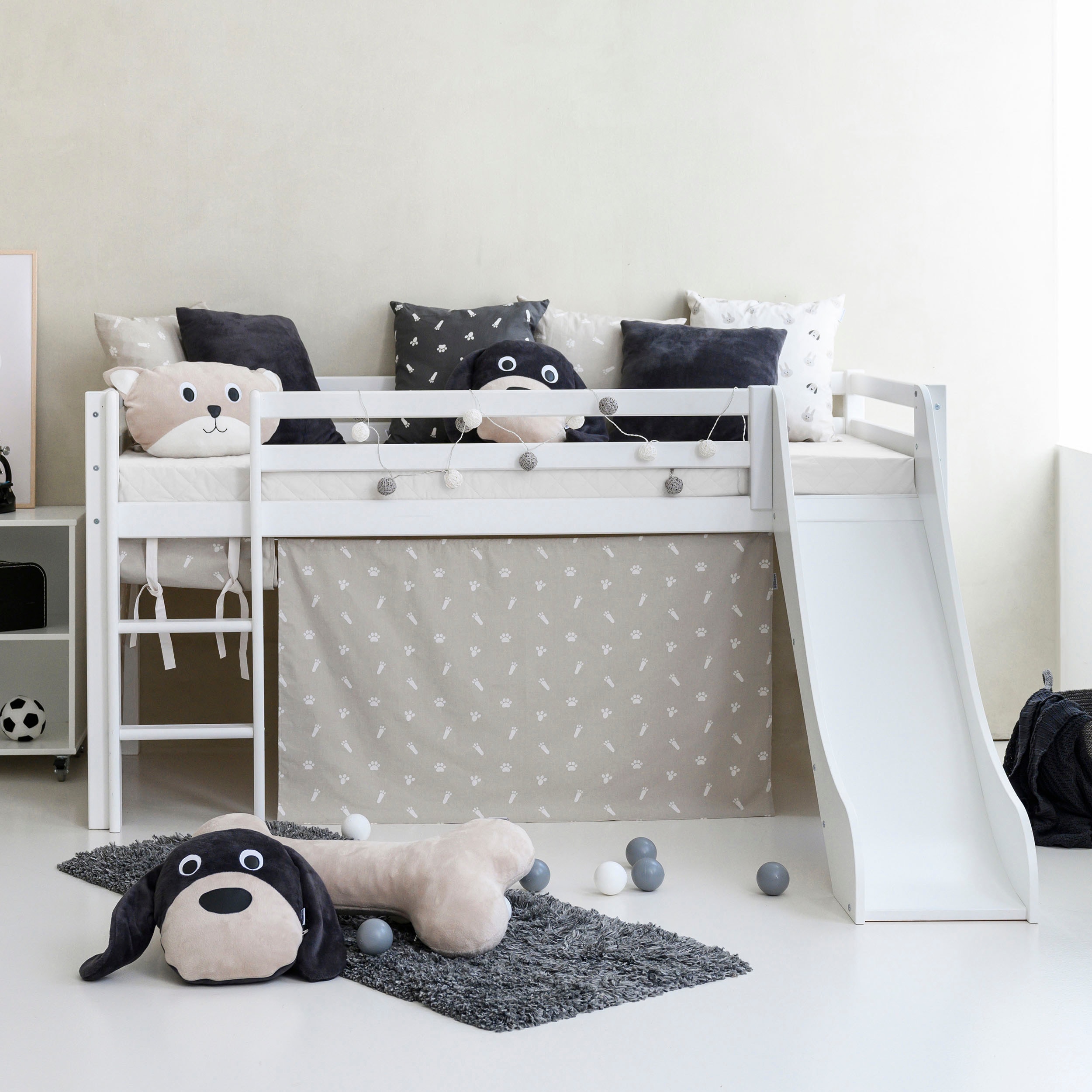 Hochbett HOPPEKIDS "«Pets Silbergrau»", weiß (weiß, silber cloud grau, weiß, weiß), B:101 H:9 L:208, Bett: 100% Massivholz, Nordische Kiefer;Rutsche: MDF;Vorhang: 100% Baumwolle;Matratze: Waterlily-Schaum mit vertikalen... Image
