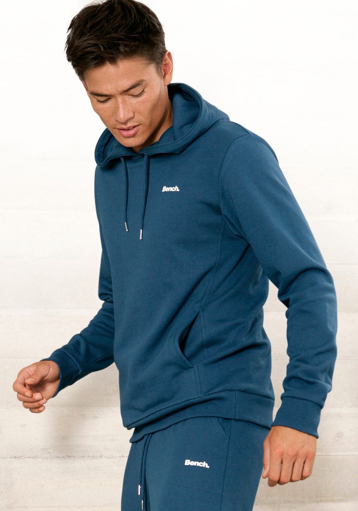 Hoodie BENCH. LOUNGEWEAR, Herren, Gr. 52/54 (L), blau (petrol), angeraute Sweatware, Obermaterial: 60% Baumwolle, 40% Polyester, unifarben, Basic, bequem normal, Rundhals, angesetztes Bündchen, Sweatshirts, Sweatshirt mit Kapuze und seitlichen... Image