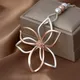 Collier long avec pendentif en métal pour femme grande fleur collier pour pull JONecklace 1 PC