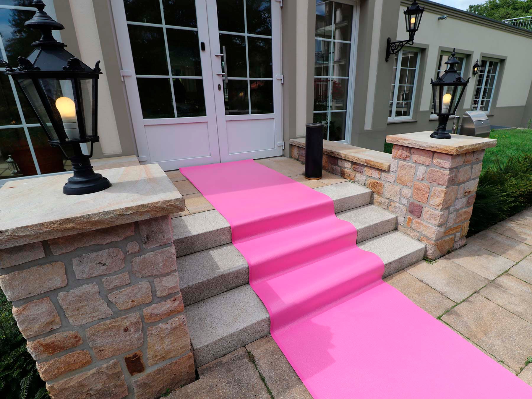 Läufer "PODIUM, Made in Belgium", rosa, B:200cm H:2,6mm L:1.700cm, Polypropylen (PP), PRIMAFLOR-IDEEN IN TEXTIL, Teppiche, Breite 200 cm, Nadelfilz, Uni-Farben, ideal für Veranstaltungen Image