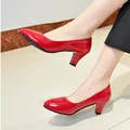 Talons temporels en cuir pour femmes nouvelles chaussures de haute qualité escarpins classiques