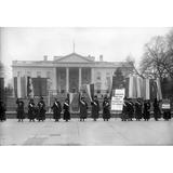 White House: Suffragettes. /Nwomen Suffragettes Picketing In Front Of The White House Washington D.C. 1917. Poster Print by (24 x 36)