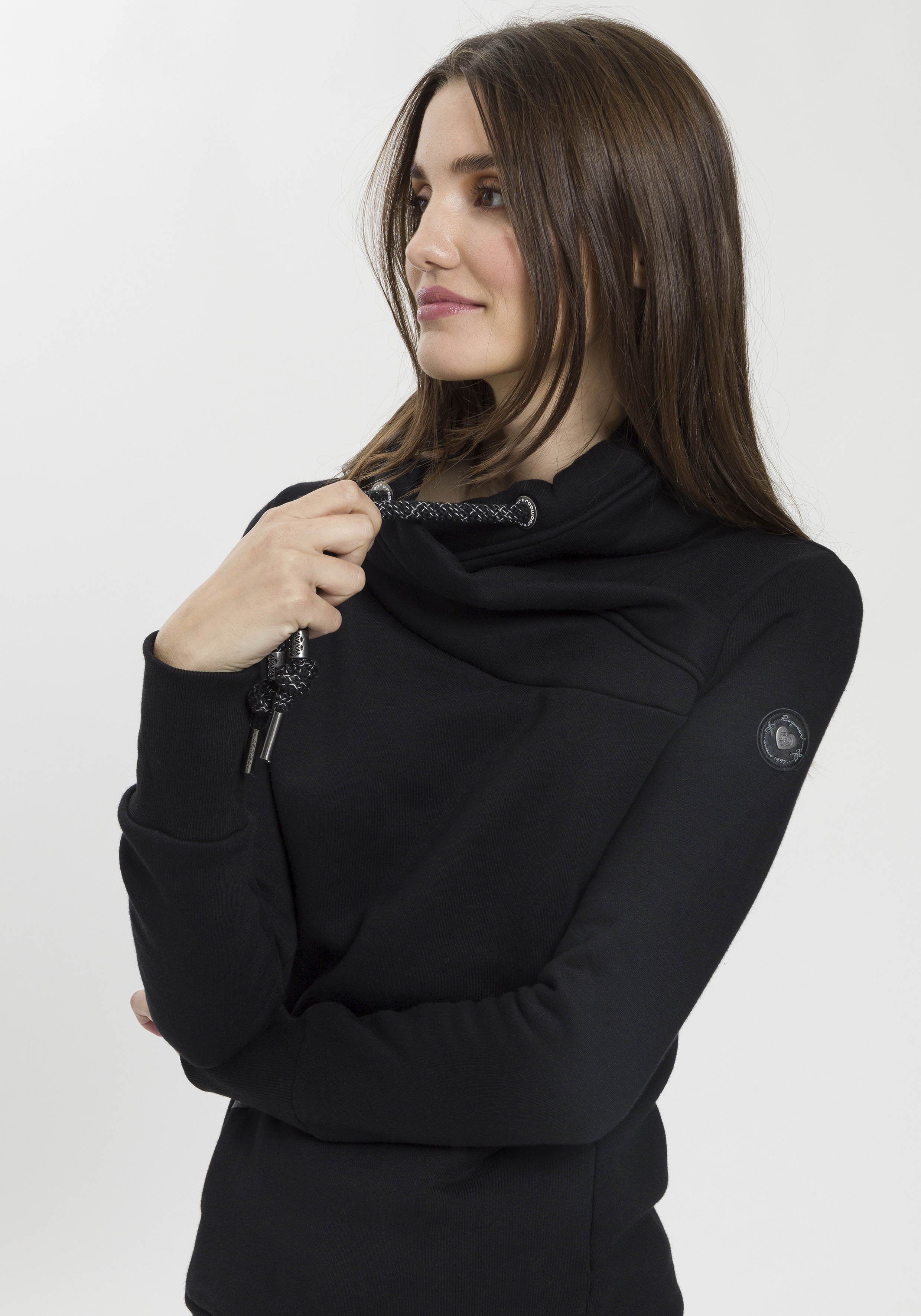 Sweater RAGWEAR "NESKA O", Damen, Gr. S (36), schwarz (1010 schwarz), Sweatware, Obermaterial: 70% Baumwolle, 30% Polyester, kontrastfarbene Details, unifarben, figurbetont hüftbedeckend, ohne Ausschnitt, Rippbündchen, Sweatshirts Sweater, mit...
