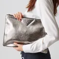 Pochette de soirée en cuir PU pour femmes pochette surdimensionnée solide brillante à la mode