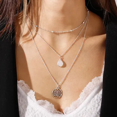 Colliers de la présidence du bouddhisme Annie Flower pour femmes pendentif en cristal blanc