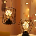 Lampe de table de forme géométrique en fer abat-jour de style nordique lanterne diamantée lustre