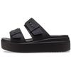 Pantolette CROCS "Brooklyn Low Wedge", Damen, Gr. 39, schwarz, Croslite, modisch, Schuhe, Plateau, Sommerschuh, Schlappen mit Schnallenverschluss