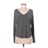 wasabi + mint Long Sleeve T-Shirt: V Neck Covered Shoulder Gray Marled Tops - Women's Size Small