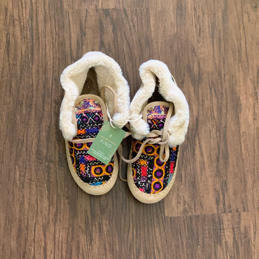 Anthropologie Shoes | Anthropologie Shoes Size S Fit For Shoes Size 6-6.5 And 7 | Color: Cream/Red | Size: Size S Fit For Shoes Size 6-6.5 And 7
