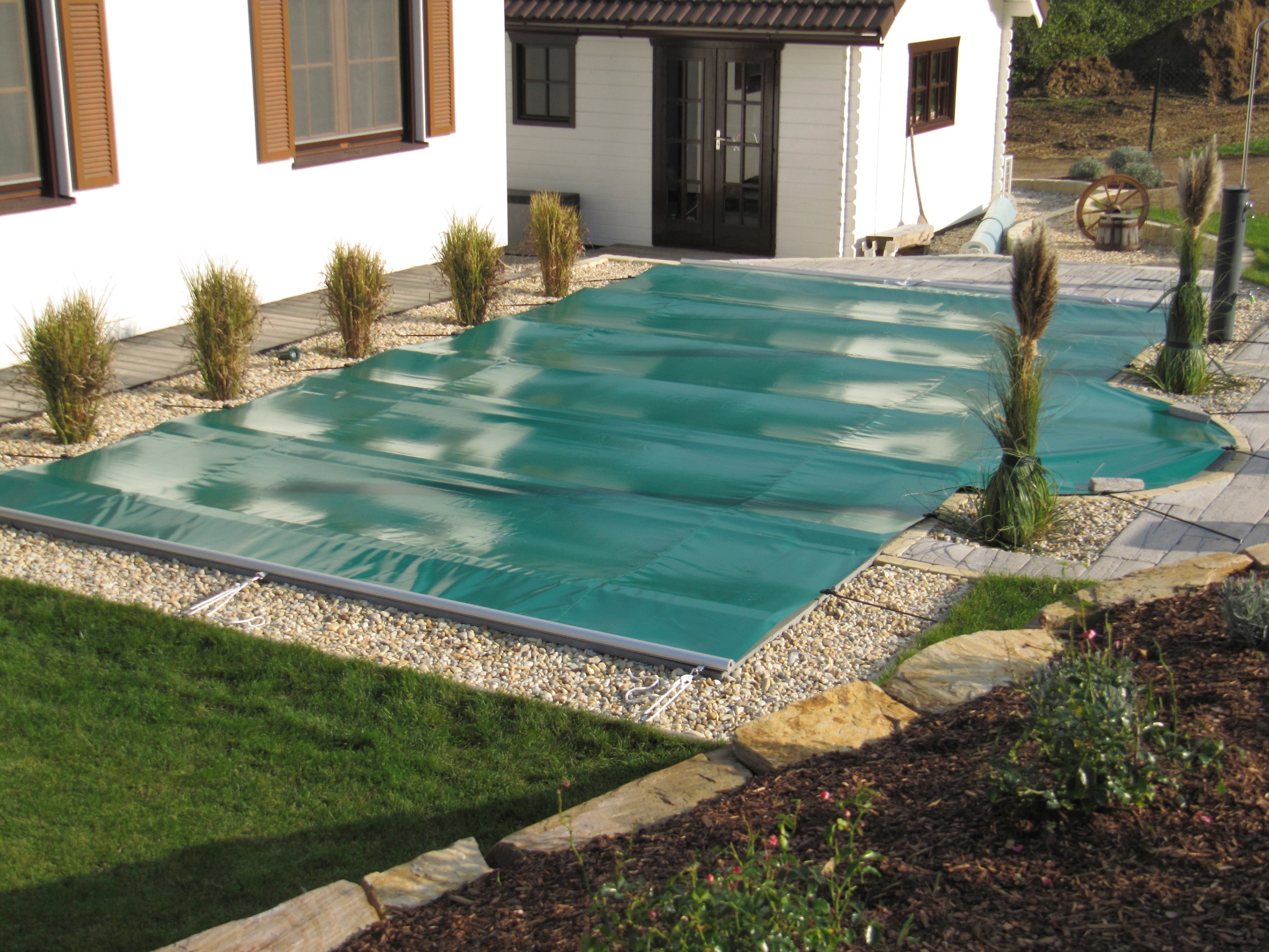 Pool-Abdeckplane KWAD "mit Aluminium-Querstreben verstärkt für Pools der Größe 8,0 x 4,0 m", grau, B:400cm L:800cm, Polyvinylchlorid (PVC), Planen, in verschiedenen Farben Image