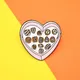 Broche broche romantique en forme de cœur rose en métal et émail en forme de cœur bijoux à