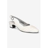 Women's Bates Pump by Easy Street in White (Size 8 M)