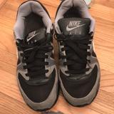 Nike Shoes | Nike Air Max Men Men’s Nike Athletic Shoes 9.5 | Color: Black/Gray | Size: 9.5