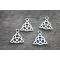 Breloques à nœud celtique ton argent tibétain pendentifs à 2 faces Triquetra nœud de Triquetra