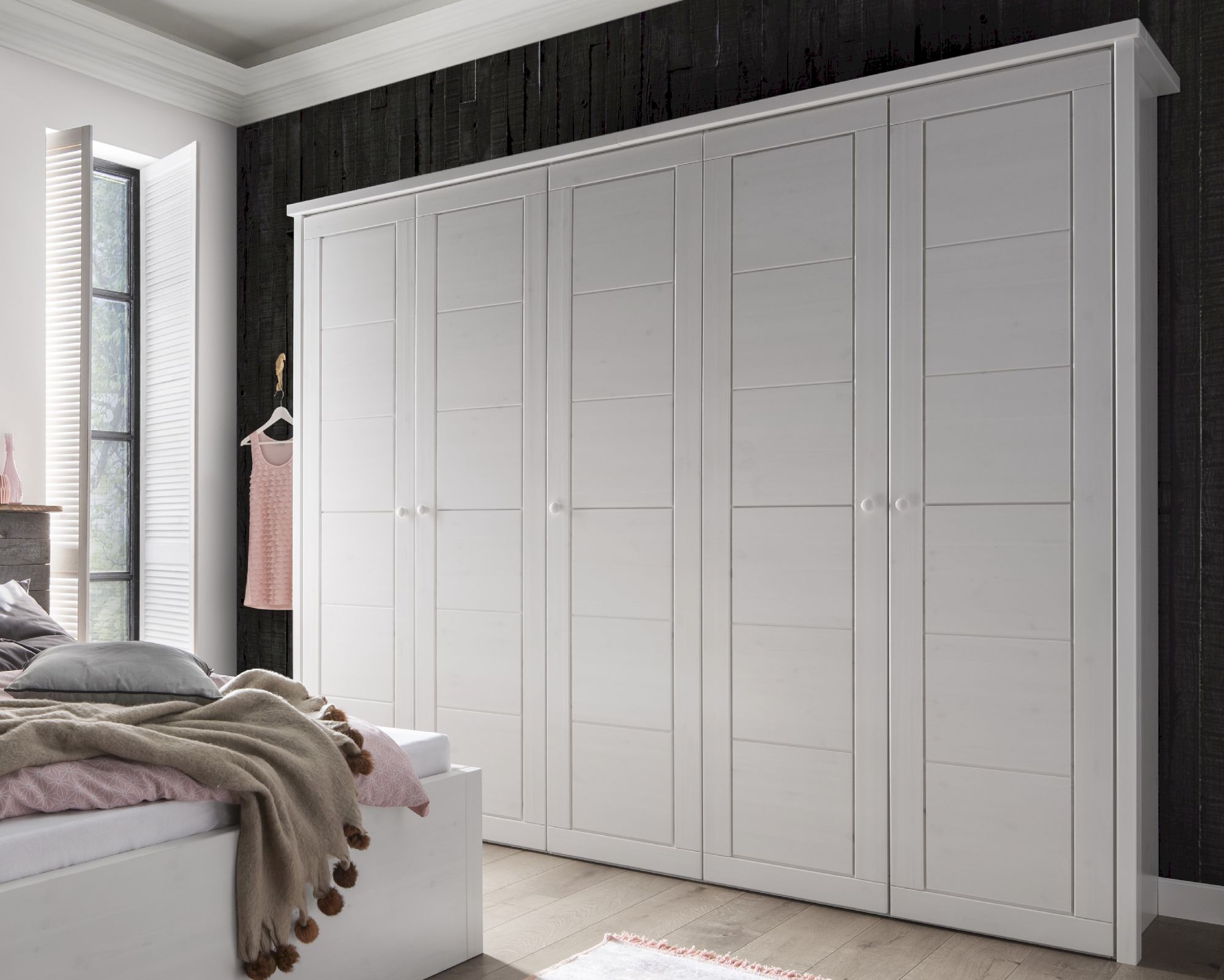 MassivHolz »Vita« Kleiderschrank weiß 3-türig / weiß lasiert