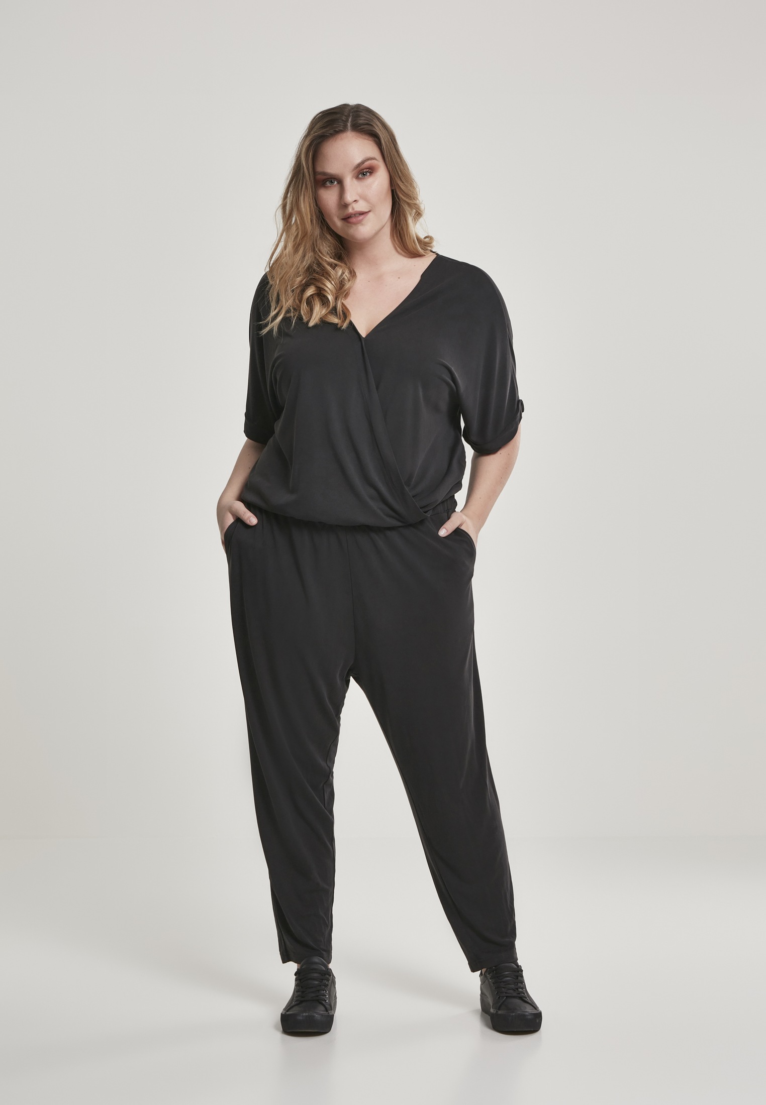 Jumpsuit URBAN CLASSICS "Urban Classics Damen Ladies Modal Jumpsuit", Damen, Gr. 5XL, schwarz, 77% Modal, 23% Polyester, unifarben, Overalls Image