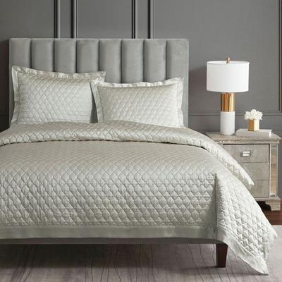 High Shine Quilt, King, Champagne