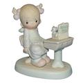 Precious Moments Figurine: E-7162 Love is Sharing (4.7 )