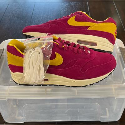 Nike Shoes | Ds 2017 Nike Air Max 1 Dynamic Berry Suede Running Training Shoes Sz Mens 9 Rare | Color: White | Size: 9